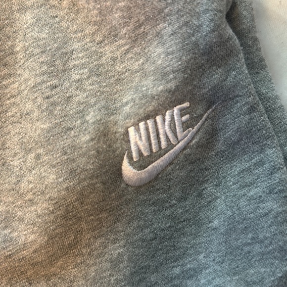 Nike Sweatpants Women’s Grey - Picture 2 of 3